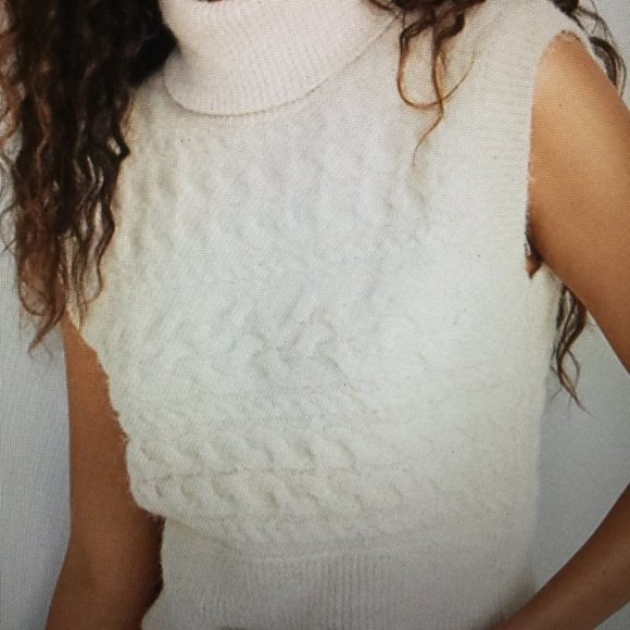 NWT Turtle neck sleeveless cable knit sweater - Picture 7 of 9